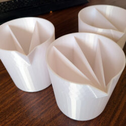 Acrylic paint pouring cup - 3 sizes